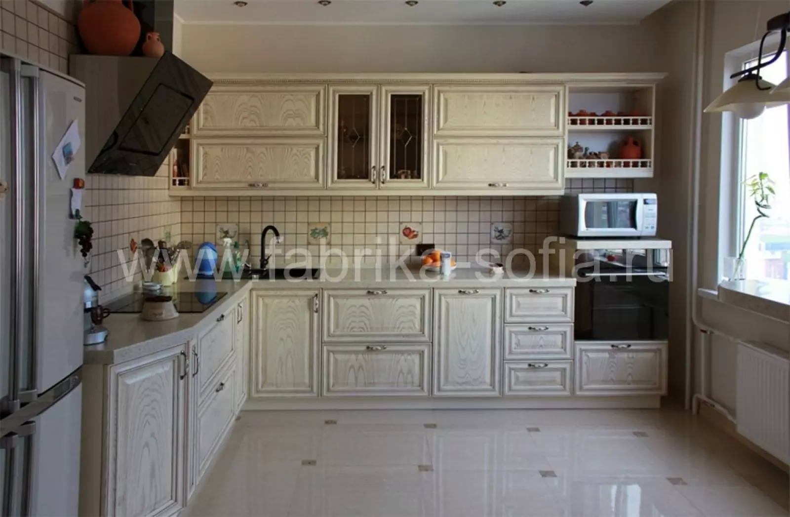 Угловой кухонный гарнитур из МДФ от производителя