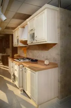 Кухня с декоративными элементами на заказ