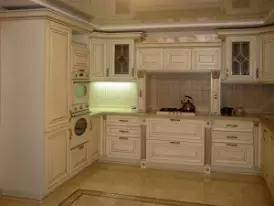 Светлая классическая кухня из МДФ под заказ