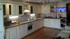 Элегантная классическая кухня из МДФ под заказ в Краснодаре