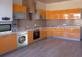 Кухня в стиле модерн с глянцевыми фасадами