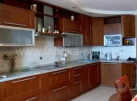 Угловая современная кухня под заказ от производителя