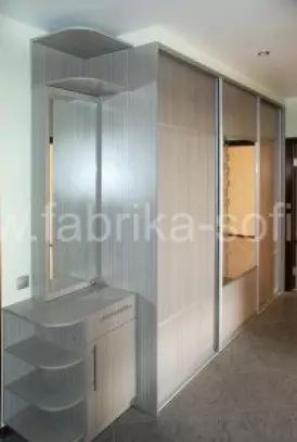 Шкаф-купе с боковой тумбочкой в прихожую под заказ в Краснодаре